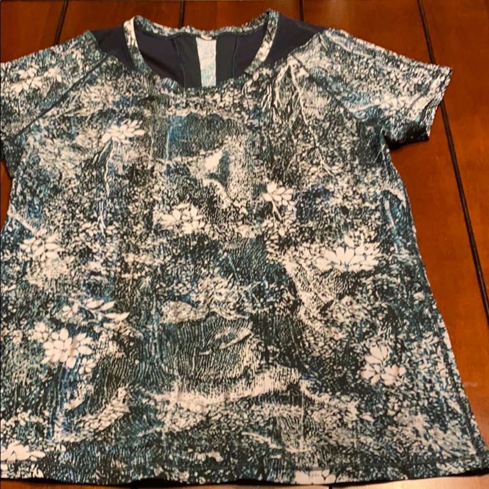 Lululemon top